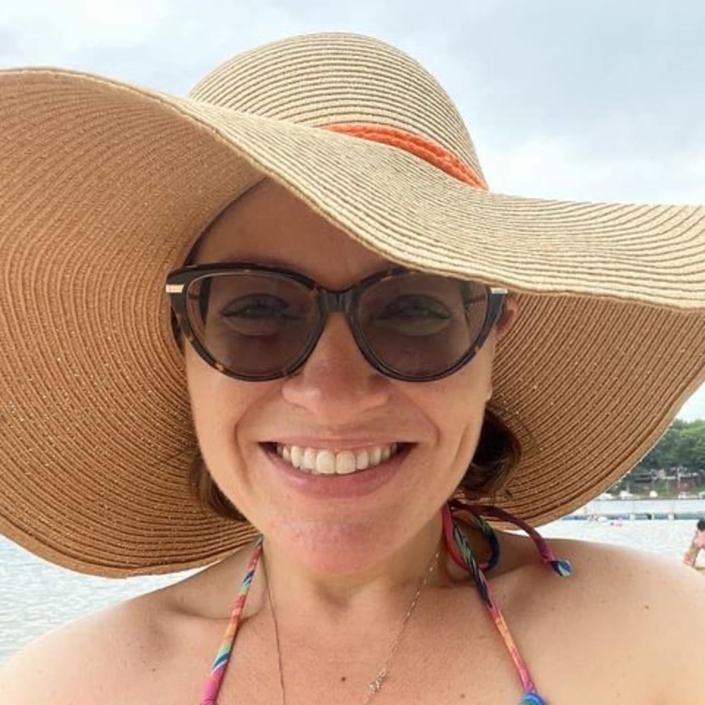 Meet your Posher, Elise